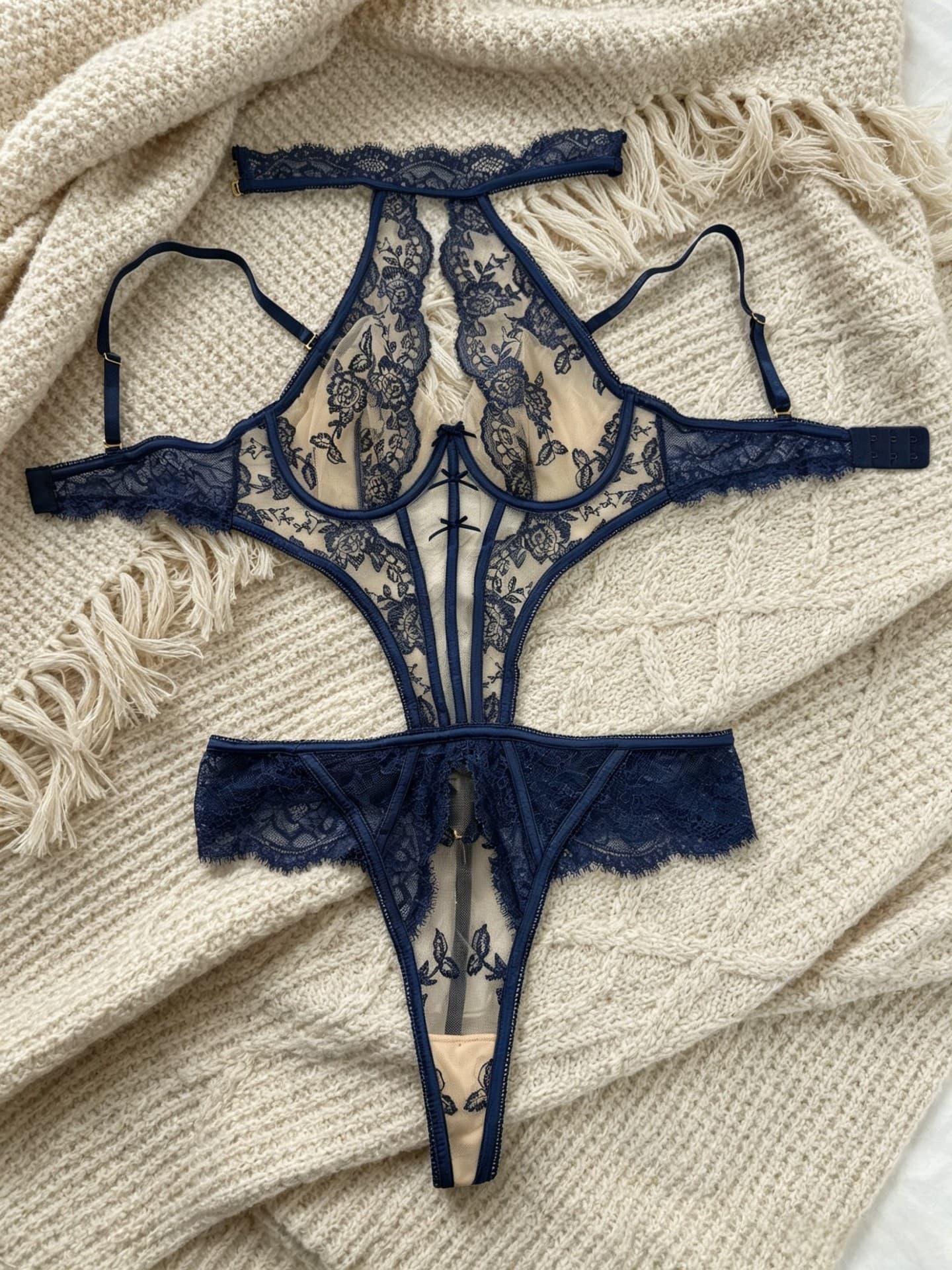 Dnika Sexy Embroidered Lingerie Underwire Push-Up Bodysuit with Detachable Straps, Sheer Halter Neck Style, New Arrival