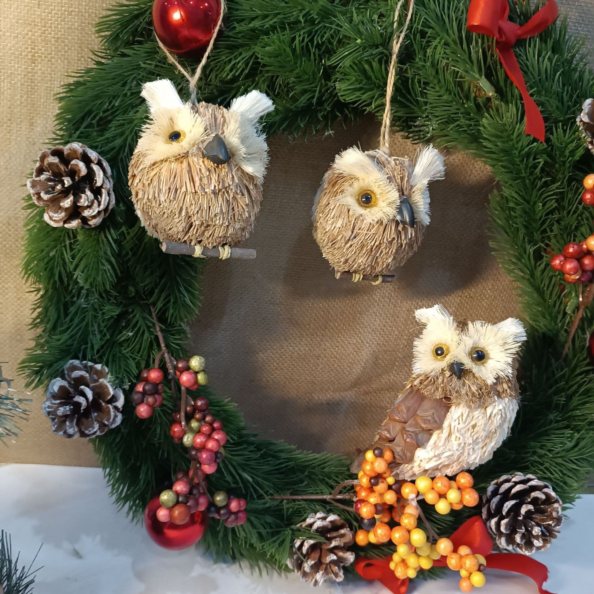 Three-dimensional artificial owl, forest-themed home garden courtyard landscape animal hanging ornament, kindergarten wall decoration.