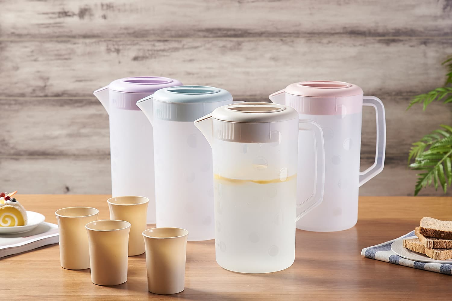 Creative High-Capacity Heat-Resistant Plastic Pitcher with Four Cups for Home Use, Ideal for Brewing Tea with Stylish Design