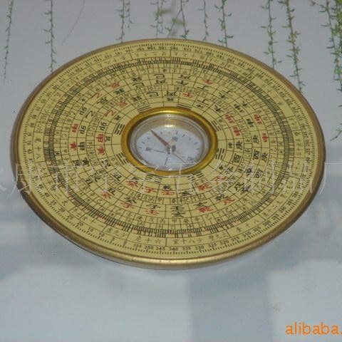 Factory wholesale feng shui compasses, compasses, feng shui supplies, imitation bronze retro compasses
