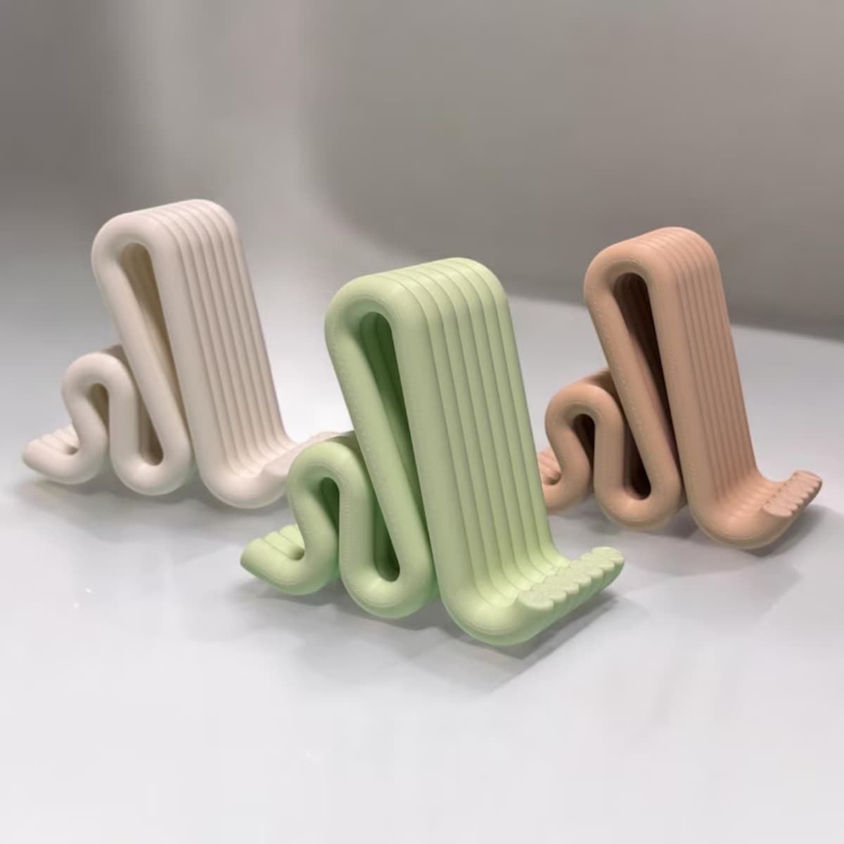 Cross-border modern mobile phone holder – simple wavy desktop mobile phone holder, fashionable 3D printed office holder