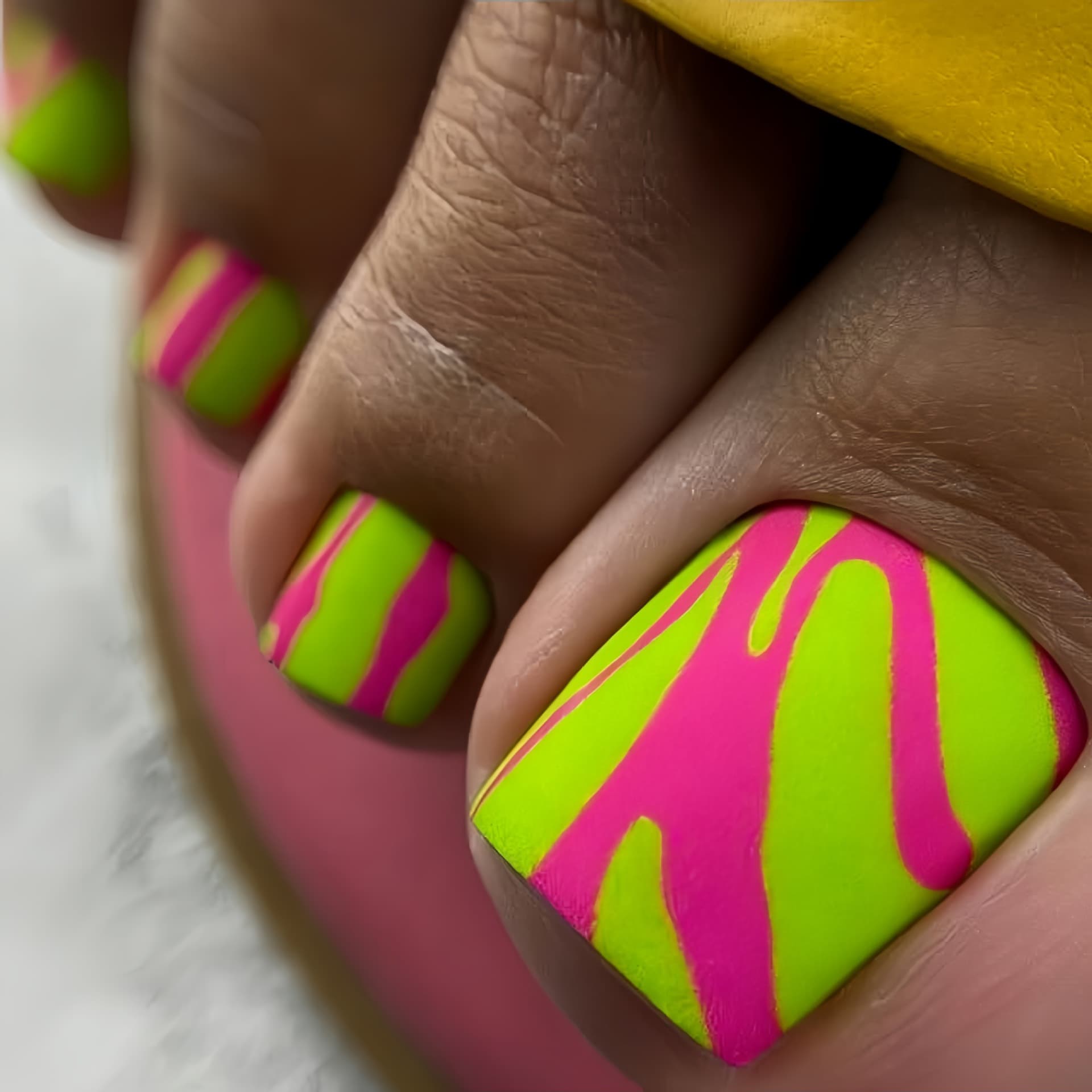 Press-On Toenail Patches Green Stripes Toenail Patches Summer Fashion Fake Nail Manicure Patches
