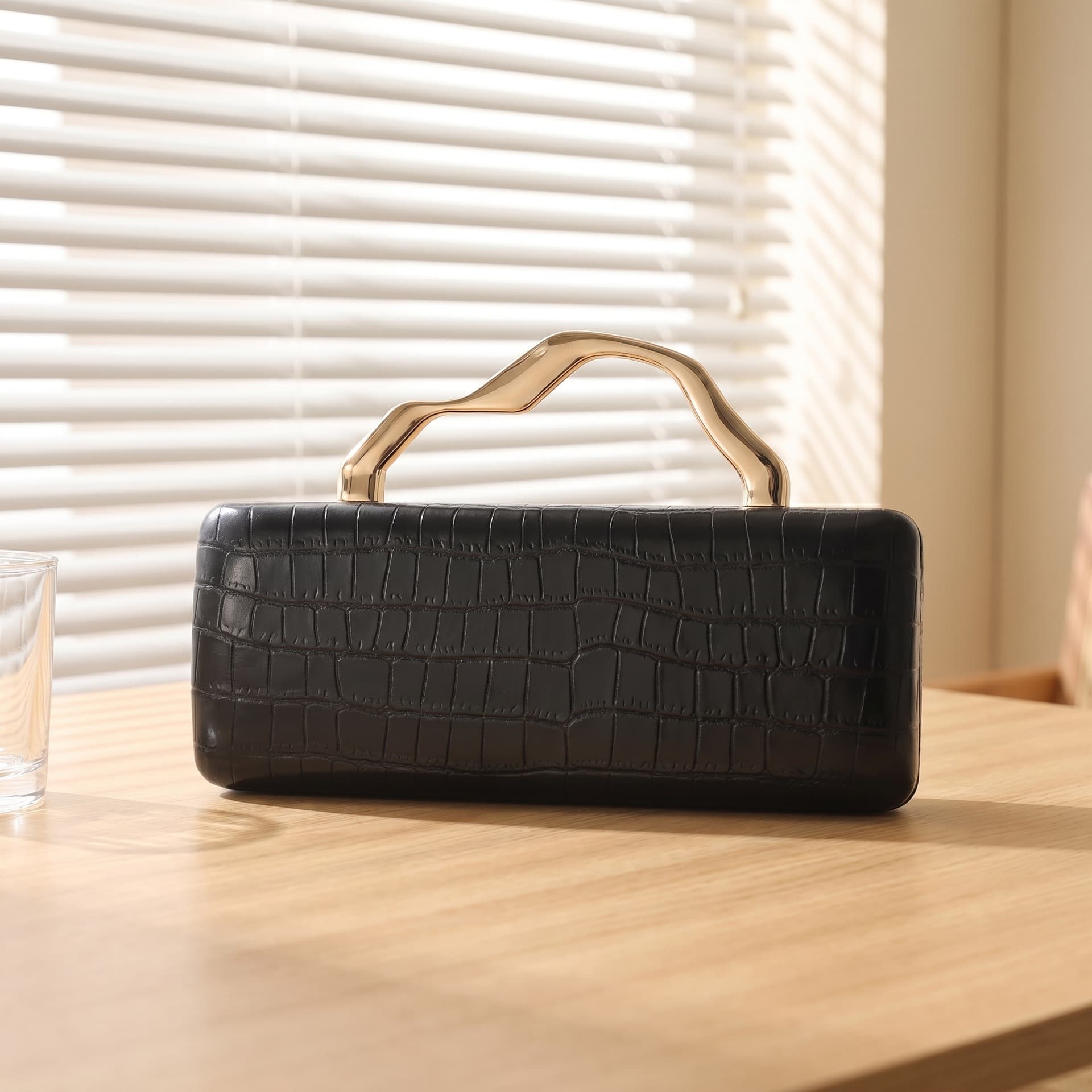 New European and American Cross-Border Light Luxury PU Gold Design Handle Evening Bag Shoulder Crossbody Clutch Wholesale Factory Direct