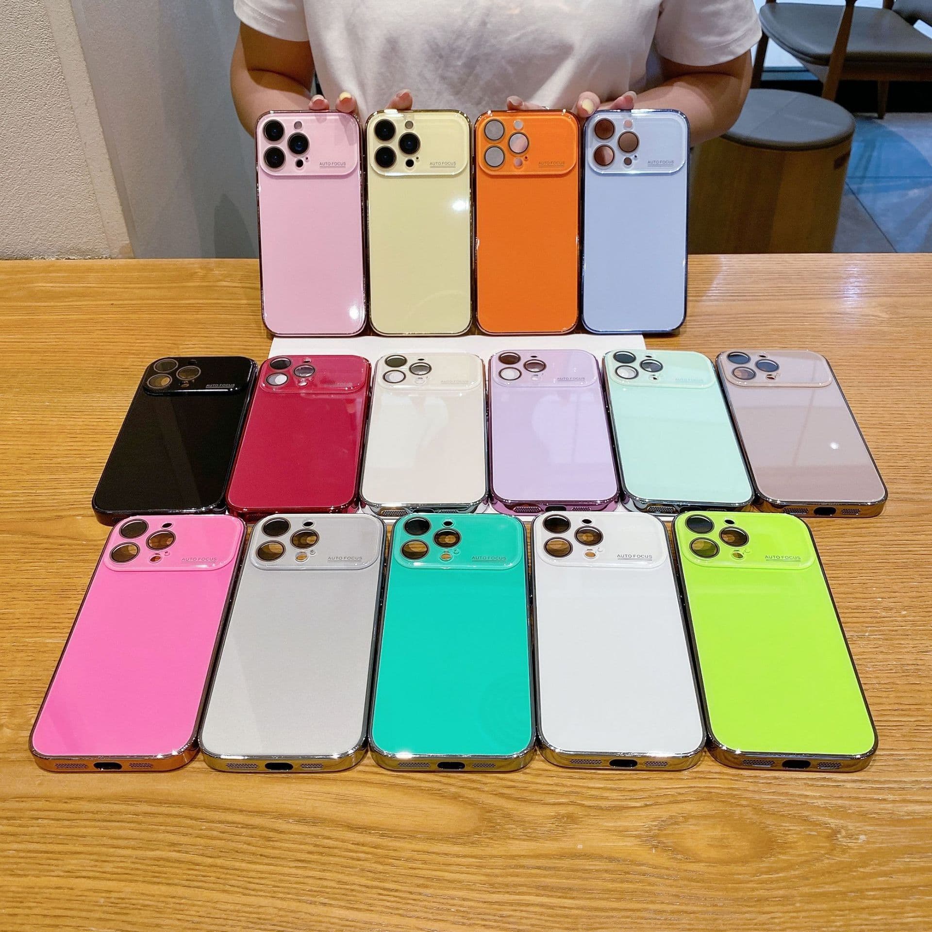Suitable for iPhone17ProMax mobile phone case electroplated glass Apple 16 solid color simple protective cover heat dissipation
