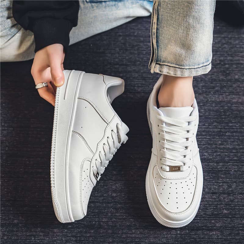 2026 Spring Men's New White Shoes Trendy Versatile Casual Board Shoes Chef Non-Slip Shoes Pure Black Shoes