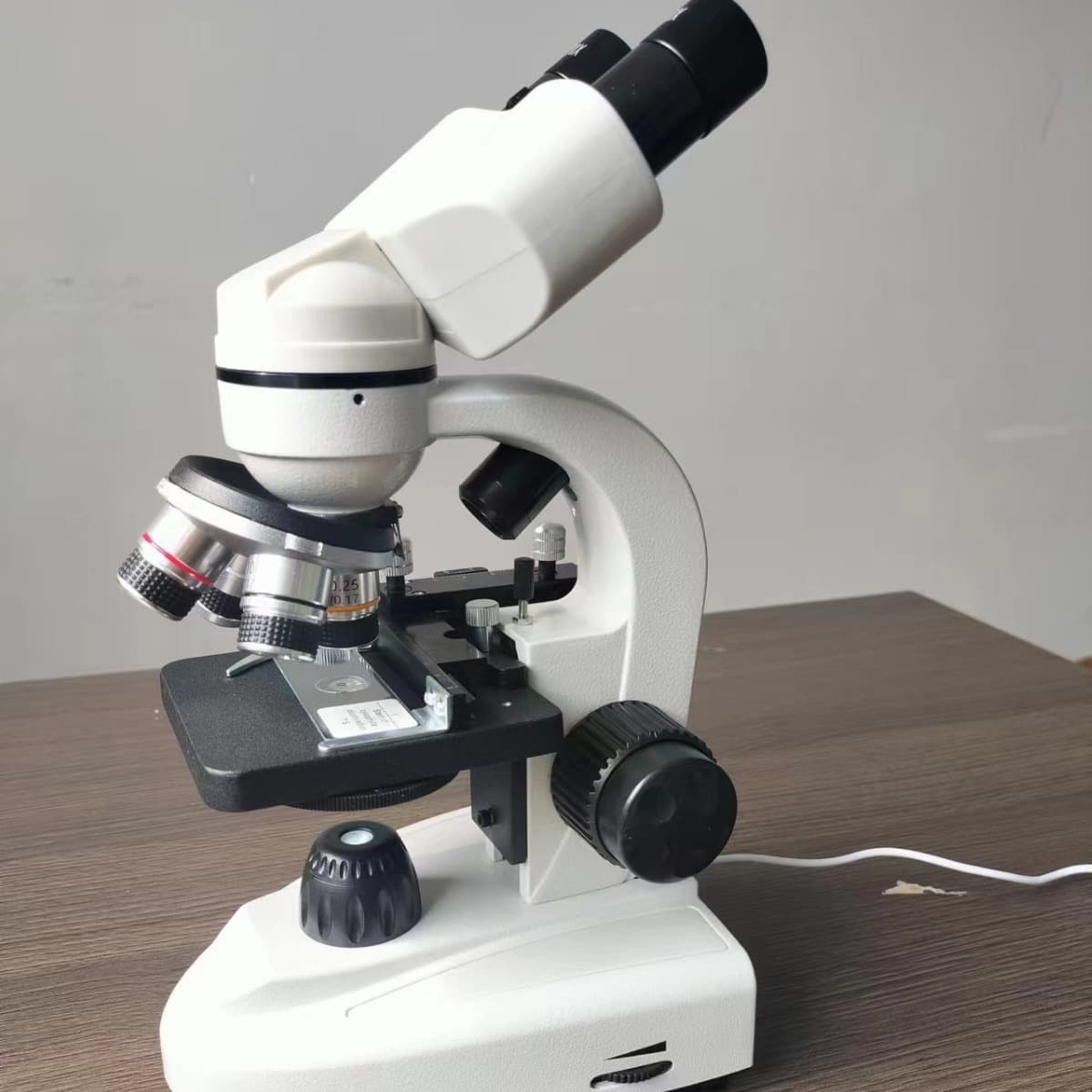 High-Definition Four-Hole Small Binocular Student Biological Microscope 40X-640X HD High-Magnification Educational Learning
