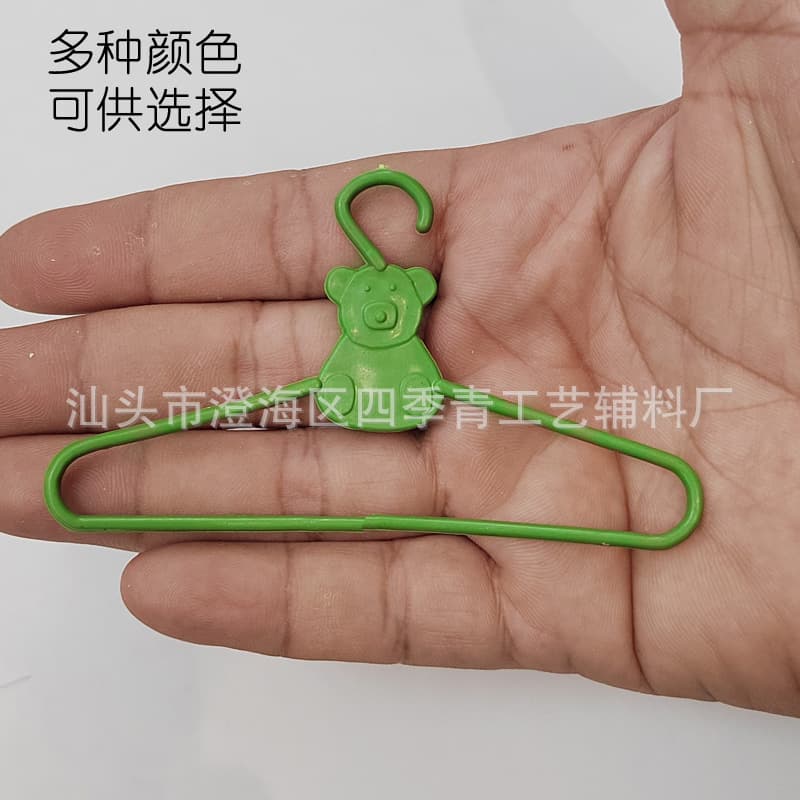 Plastic Mini Hanger, Christmas Craft Gift Accessory, DIY Little Clothes Hanger for Barbie Outfit, Bear Hanger