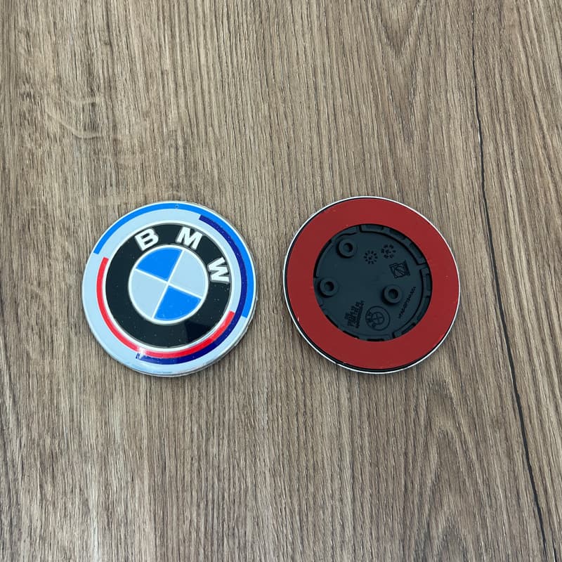 82MM/74MM New Two-Hole Three-Hole Electroplated Carbon Fiber Black White Blue White Limited Anniversary Thunder Front and Rear Badge