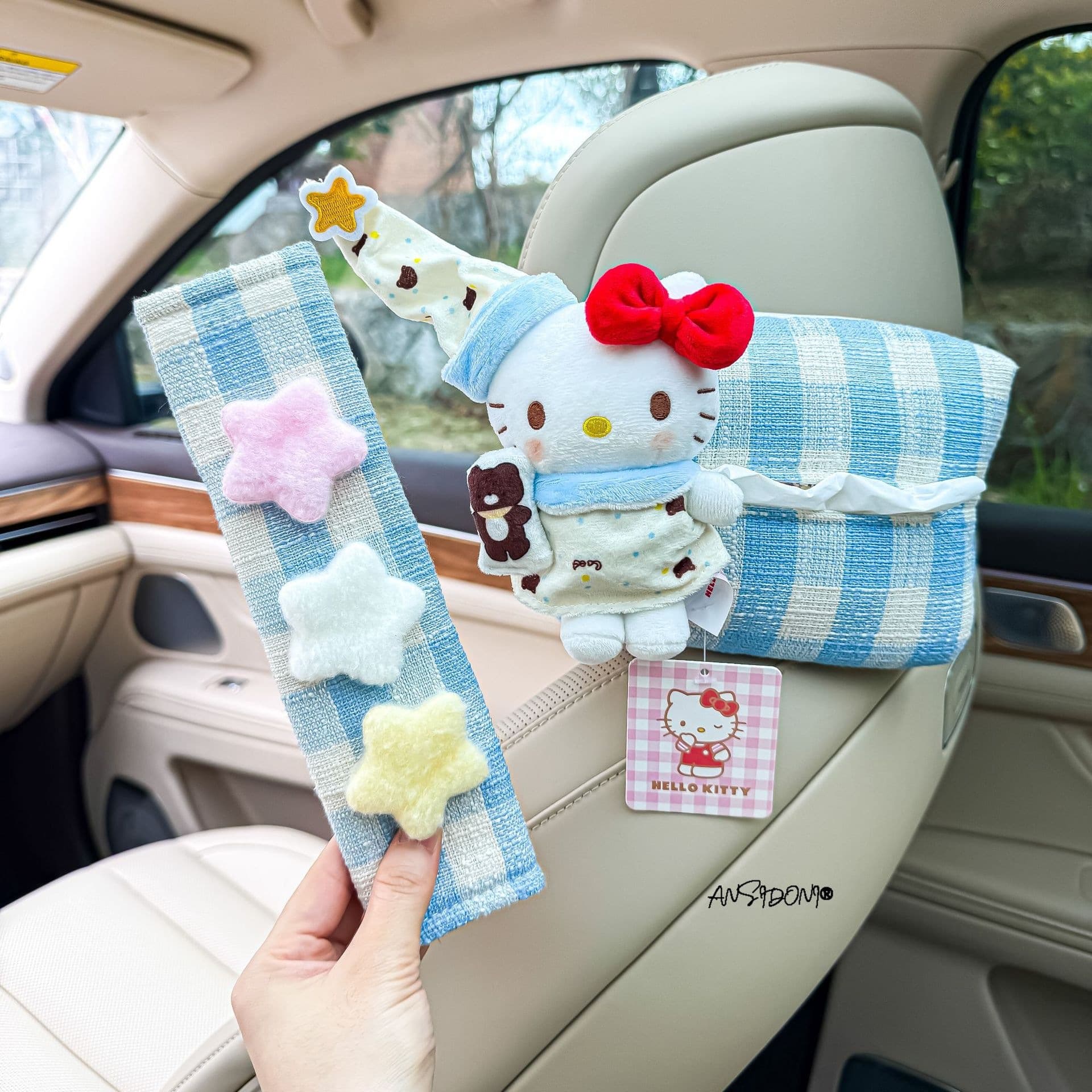Kt Cat Car Tissue Box Holder Seat Tissue Dispenser Car Decoration Cute Cartoon with Shoulder Protector