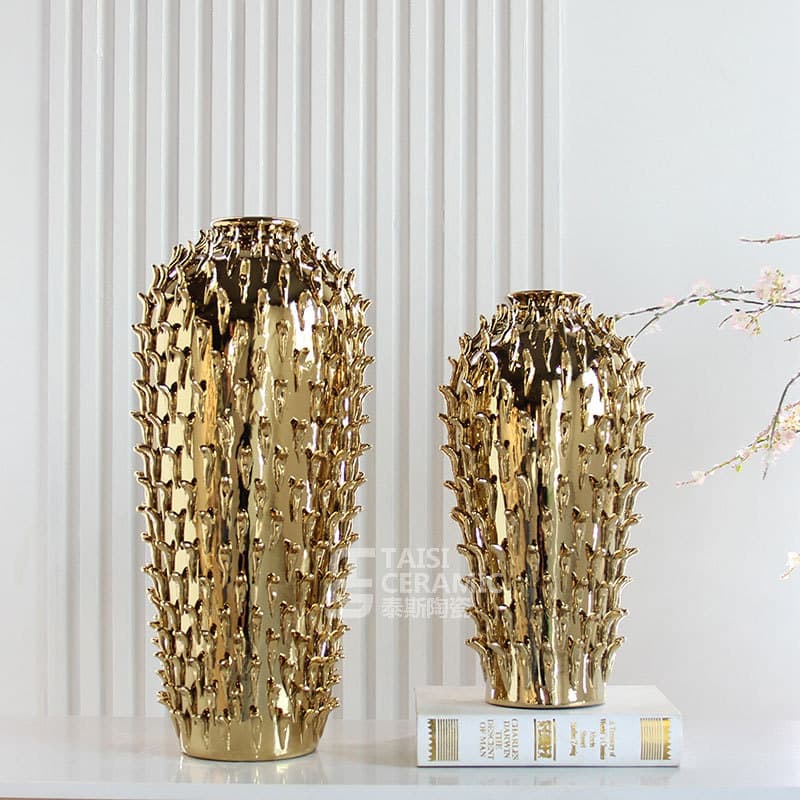 Luxury Electroplated Pure Gold Hedgehog Craft Vase Desktop Decoration TV Cabinet Entryway Soft Decorative Flower Insert Porcelain