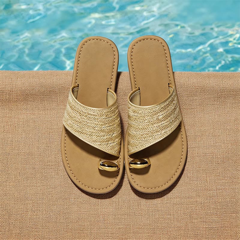 206 New Style Slippers for Women to Wear Outside in Summer, Women's Shoes to Match with Skirts, Sandals for Seaside Vacations, Beach Half-Slip Sandals