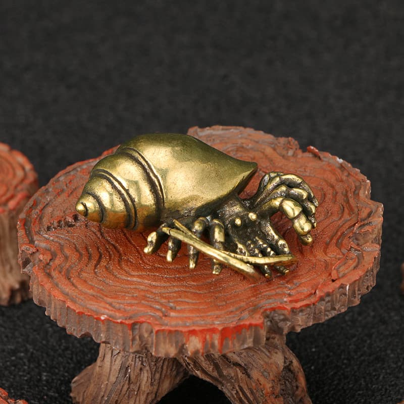 Brass Hermit Crab Prank Toy - Playful Handheld Office Desktop Tea Pet Decoration, Manufacturer Wholesale