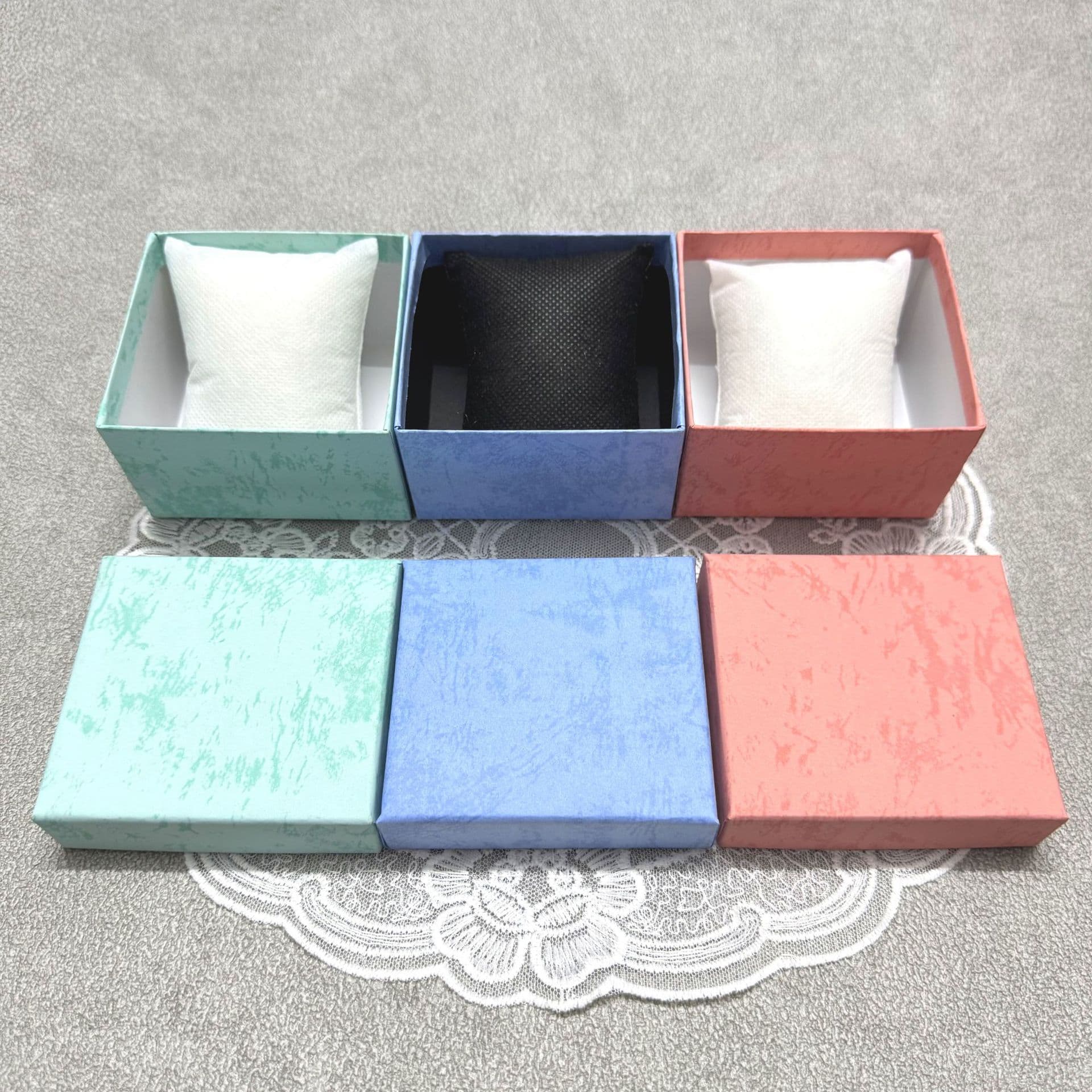 Cloud series boxes, 8*9*5.3cm, gift boxes, jewelry boxes, watch boxes, wholesale and retail available.