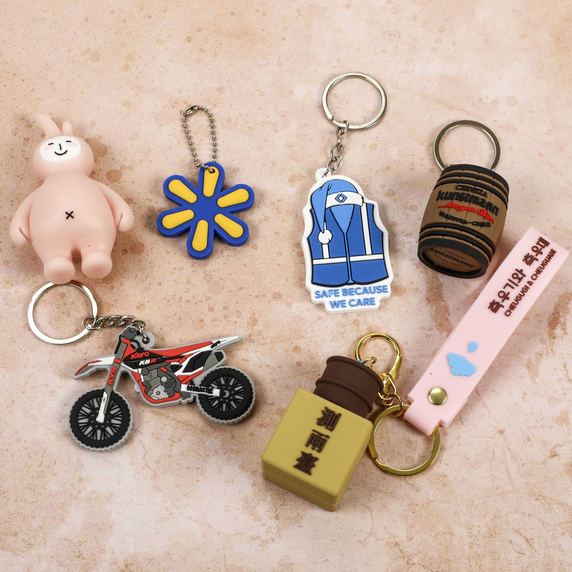 Custom PVC soft vinyl cartoon character key pendant Single-sided soft vinyl 3D figurine keychain pendant