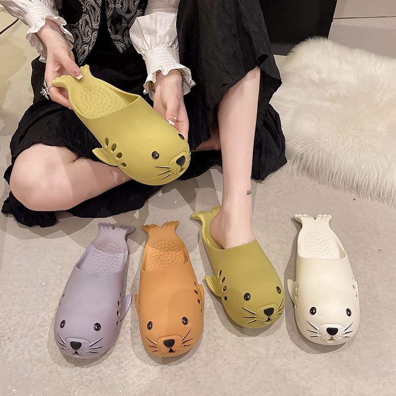 2023 Summer Women's Slippers Cute Candy Colored Cartoon Seal Design Couple Home Indoor Outdoor Beach Slippers PVC Sole