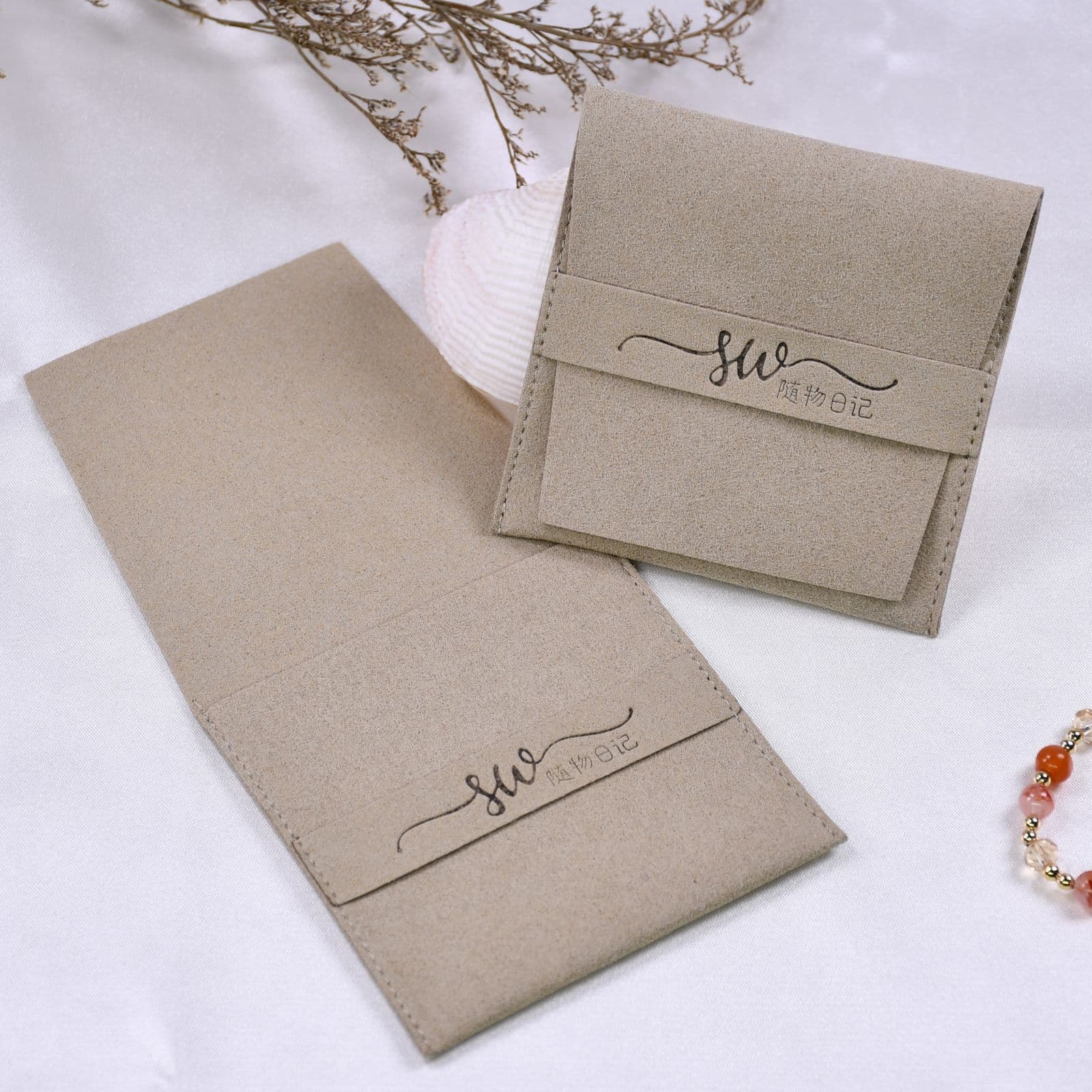 Premium microfiber jewelry pouch, storage bag for necklaces, earrings, rings, velvet drawstring bag, custom logo printing, factory customization