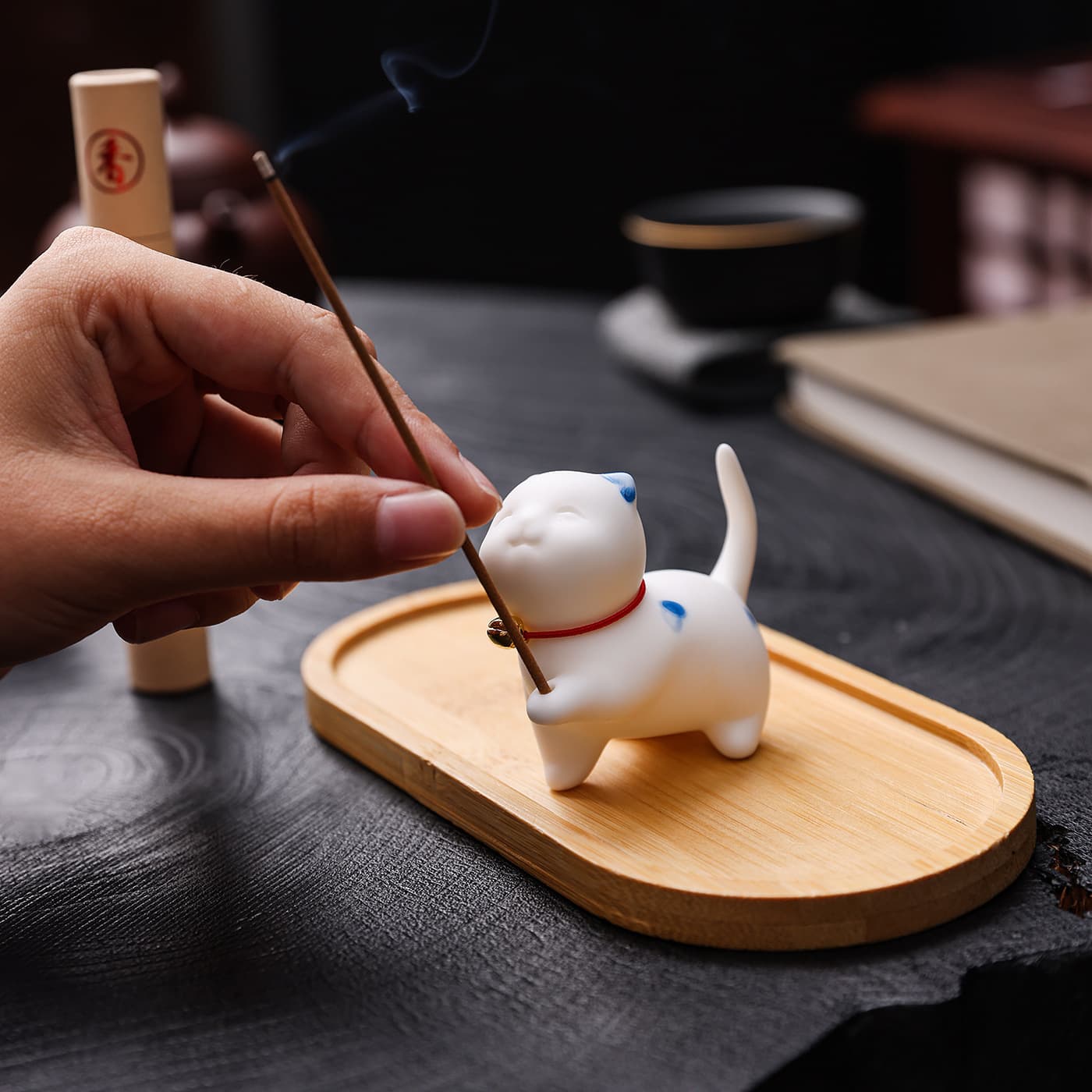 Adorable Cat Ceramic Desktop Ornament Soft Healing Tea Pet Incense Holder Burner Sandalwood Incense Plate Incense Tool