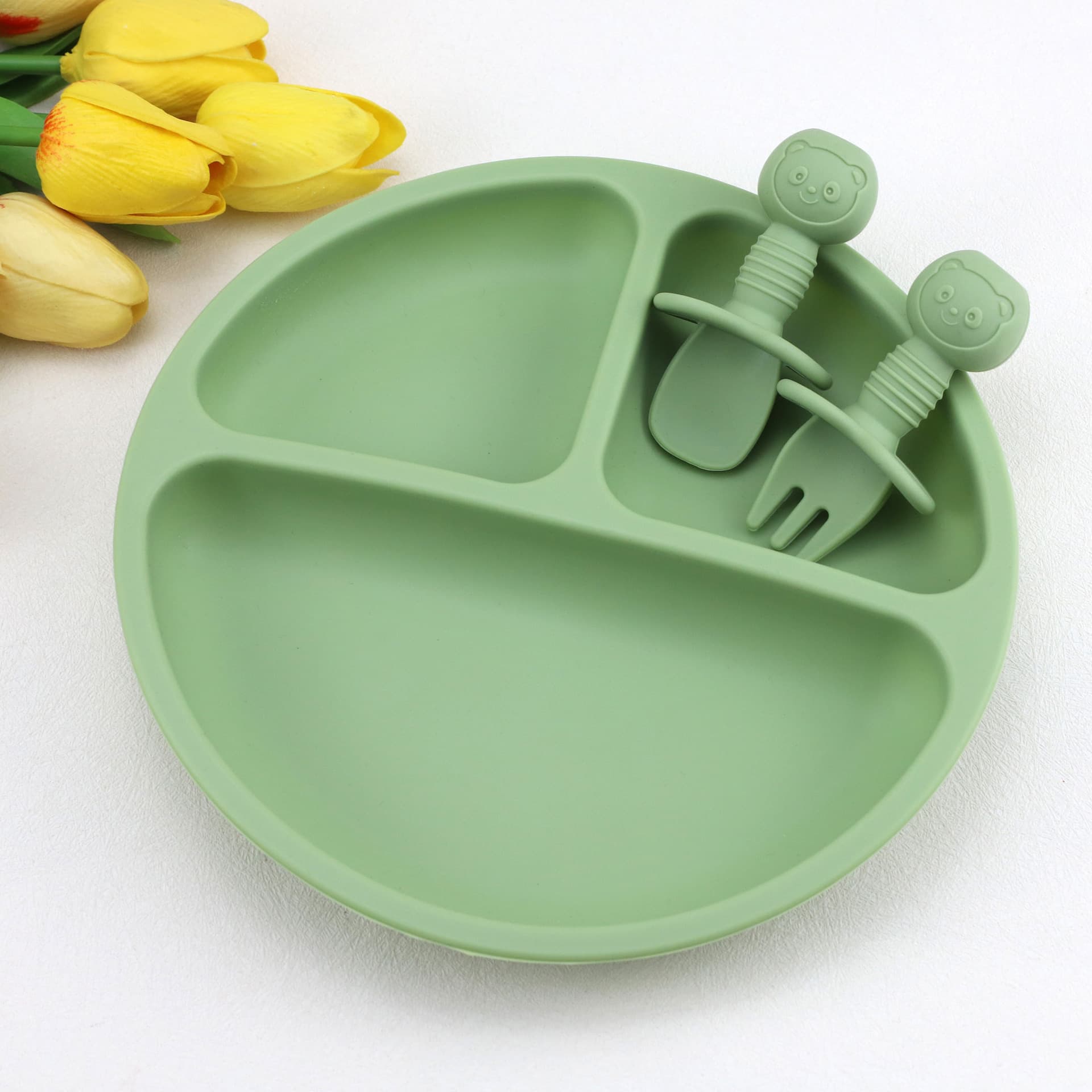 3-Piece Silicone Dinnerware Set Baby Feeding Utensils Short Spoon Fork Cartoon Design for Baby Food Preparation And Serving