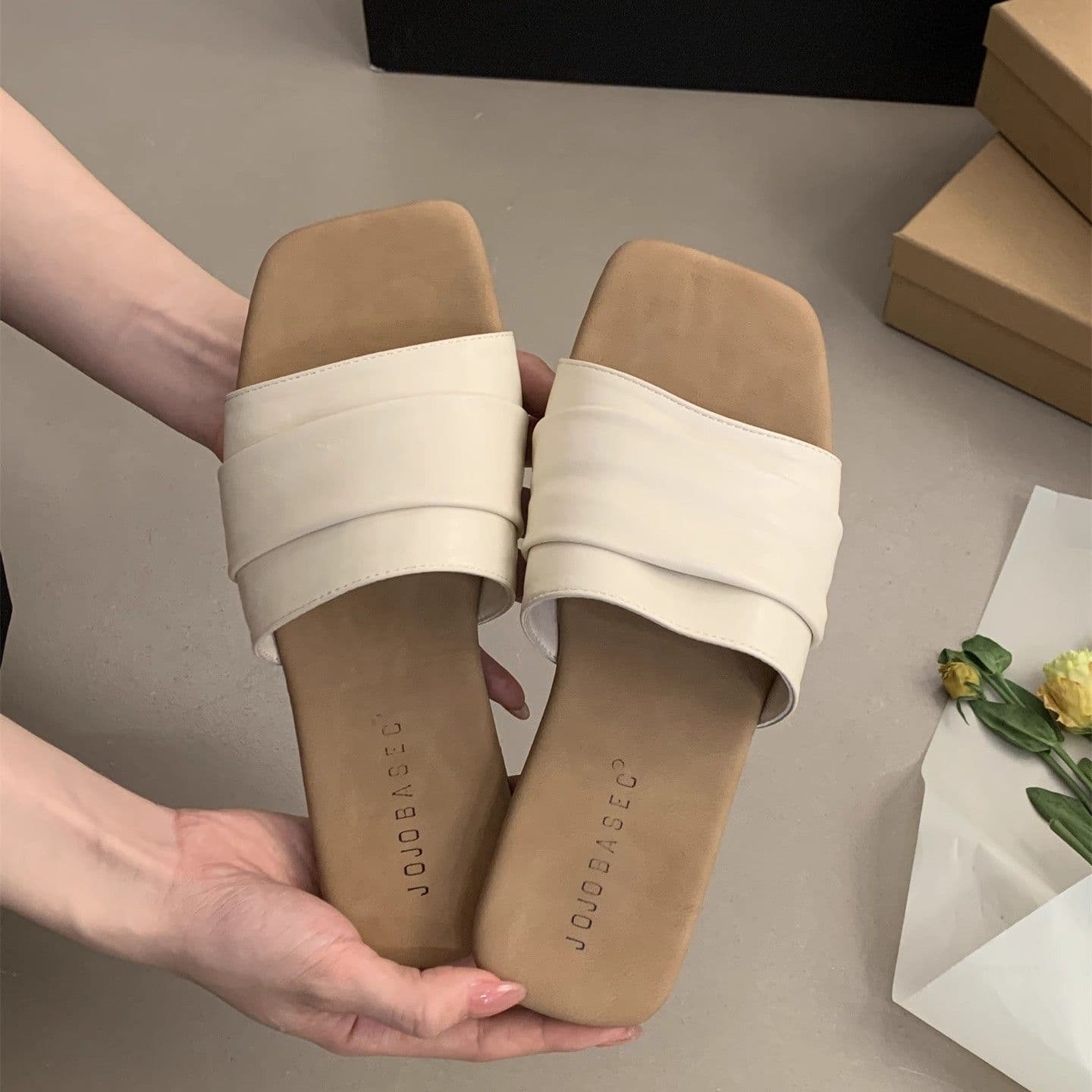 Korean-style Pleated Soft Sole Slippers for Women, Summer Flat Beach Sandals, Fairy Style One-Strap Sandals