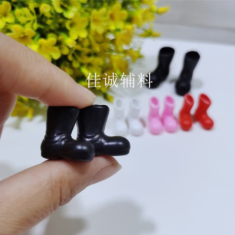 Colored Plastic Cute Mini Shoes Santa Boots Craft Accessories Doll Ornaments 2CM