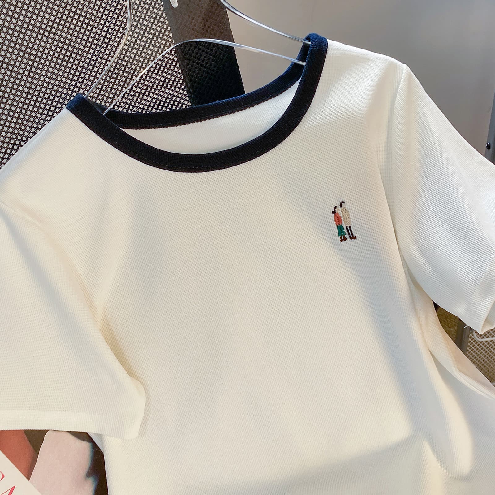 2026 New Summer Women's White Short-Sleeve T-Shirt with Designer Embroidery, Slim Fit and Lightweight