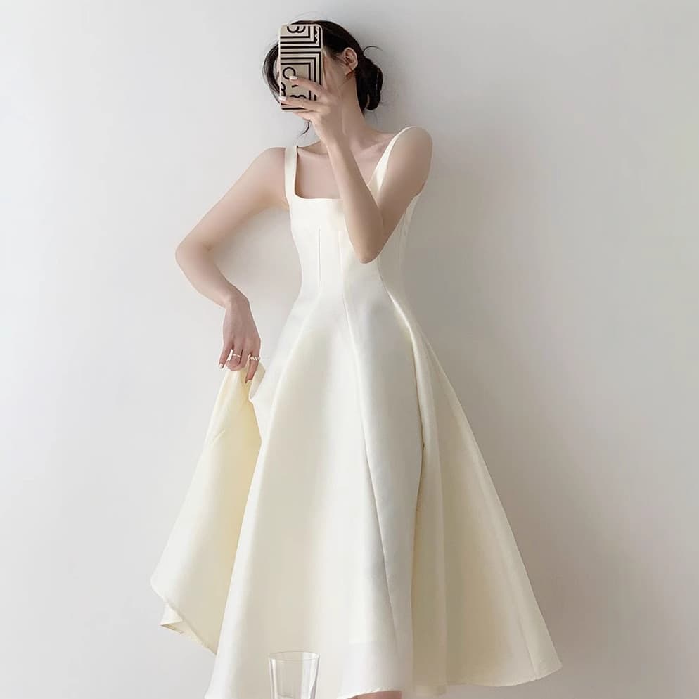 French light wedding dress, pure color satin, simple, small people can host adult ceremony parties and banquets, and can usually wear evening dresses.
