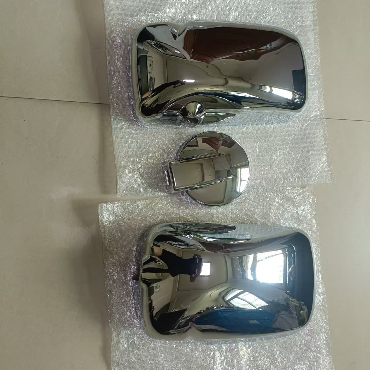 Applicable to Hino HINO300 DUTRO300 Rearview Mirror Chrome Plated Modified Mirror Shell Plated Truck Parts