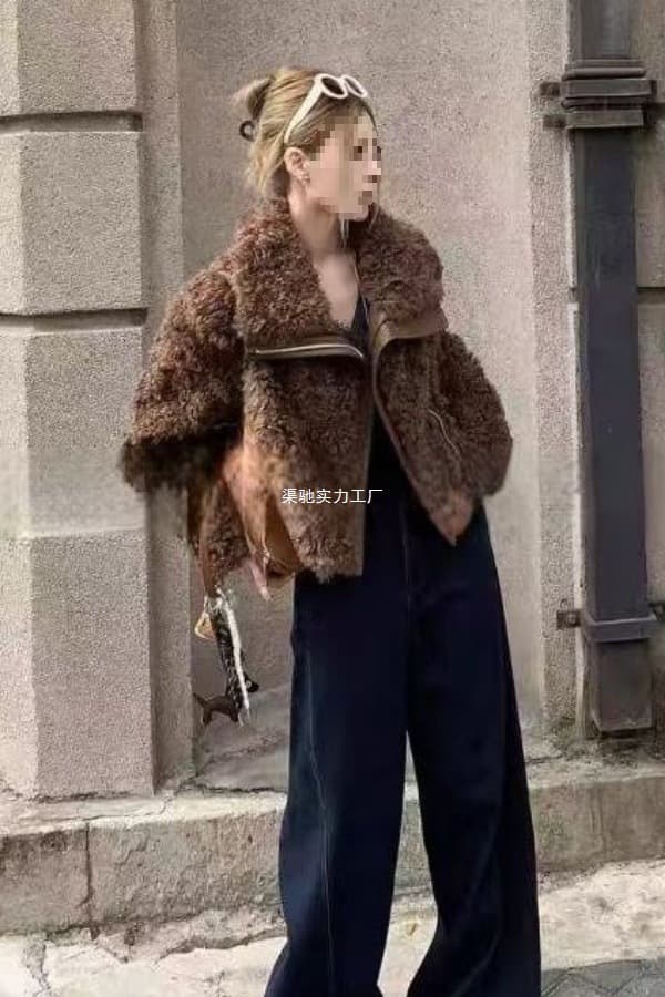 Barn Style Lapel Lamb Wool Patchwork Fur Coat for Women, Winter 2025 Fur Teddy Bear Coat, Short Style