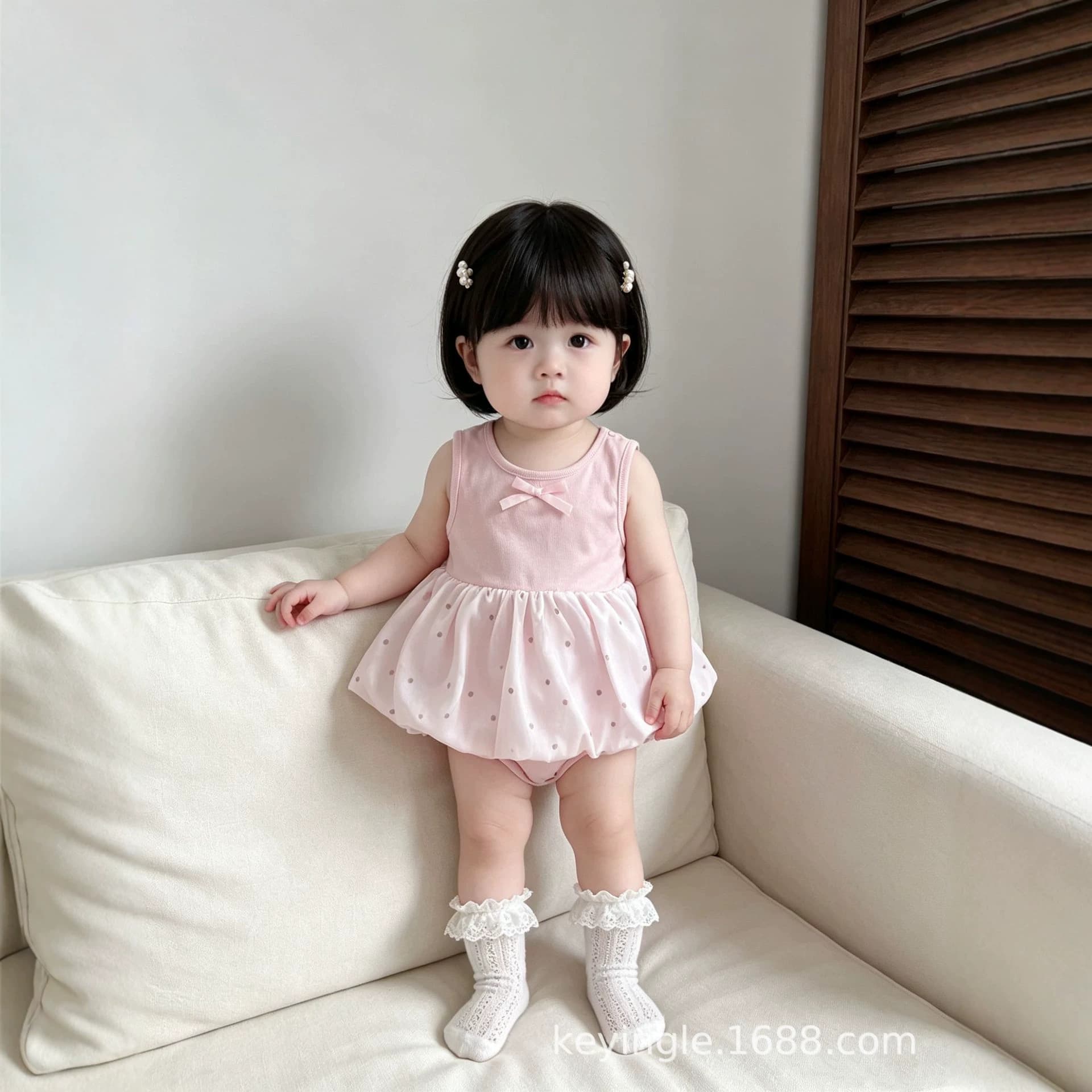 New summer sleeveless dress for infants and young children, baby girl's sweet and cute polka-dot backless one-piece skirt