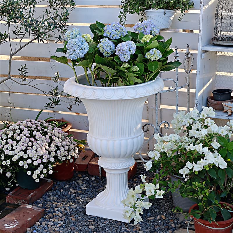 Vintage European Roman Planter Large Diameter Trophy Pot Plant Potted Floor Tall Pot Courtyard Garden Balcony Decoration