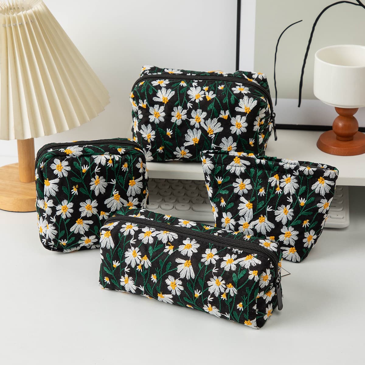 Portable Canvas Cosmetic Bag Toiletry Bag Skincare Storage Bag Small Daisy Embroidery Handheld Bag for Daily Use Fresh Sweet Style