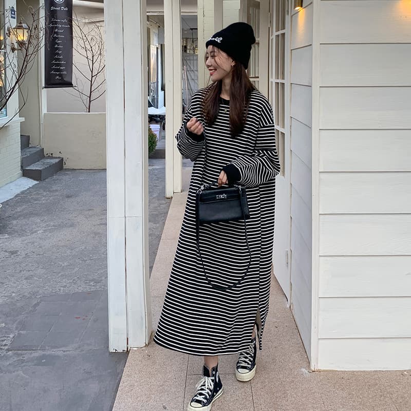 2025 Autumn/Winter New Women's Korean Style Loose-fitting Over-the-Knee Round Neck Striped Long-Sleeve Sweatshirt Dress