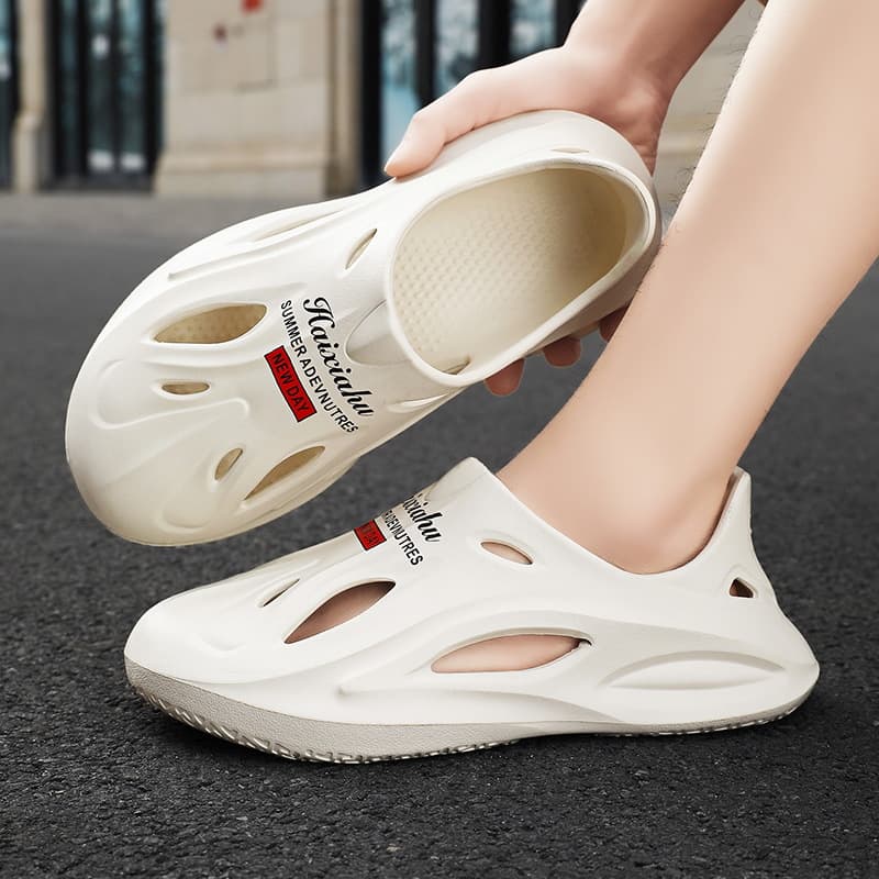 [Cross-Border Hot Seller] Sandals New Anti-Slip Anti-Odor Wear-Resistant Soft Sole Internet-Famous EVA Thick Sole Yeezy Perforated Shoes Men