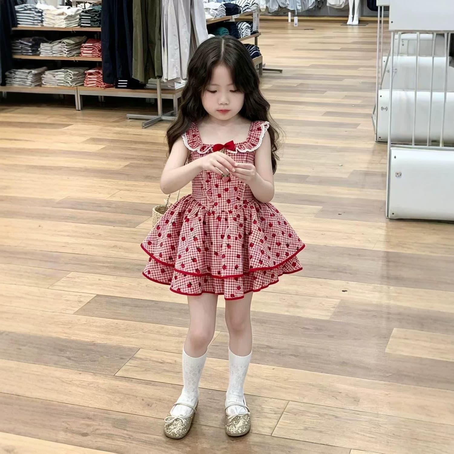 Korean style children's clothing girls summer new sleeveless dress little girl sweet three-dimensional strawberry lotus leaf collar princess dress