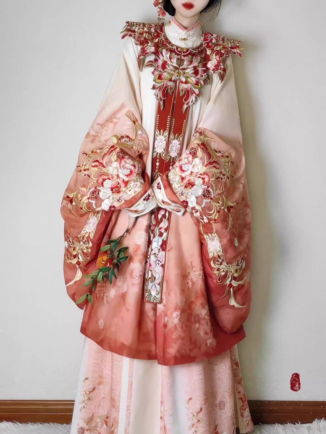 Original Ming Dynasty Hanfu Women New Style Heavy Embroidery Cloud Shoulder Standing Collar Long Gown Pleated Skirt Red Ancient Costume Autumn/Winter Style