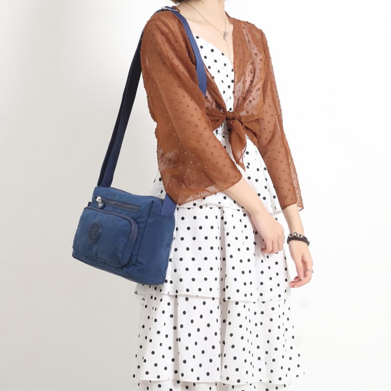 2024 crossbody bag multi-layer shoulder bag mother hanging bag women's waterproof nylon bag portable small square bag printing