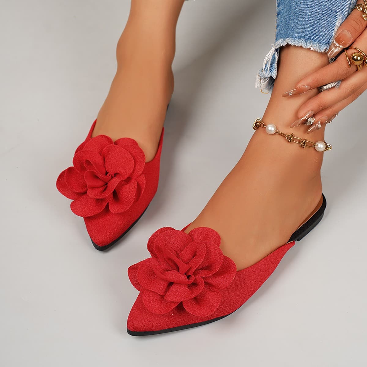 Women's Flat Slippers, Outdoor Wear 2026 Summer Fabric Floral European and American Large Size Lightweight Closed-Toe Half Slippers