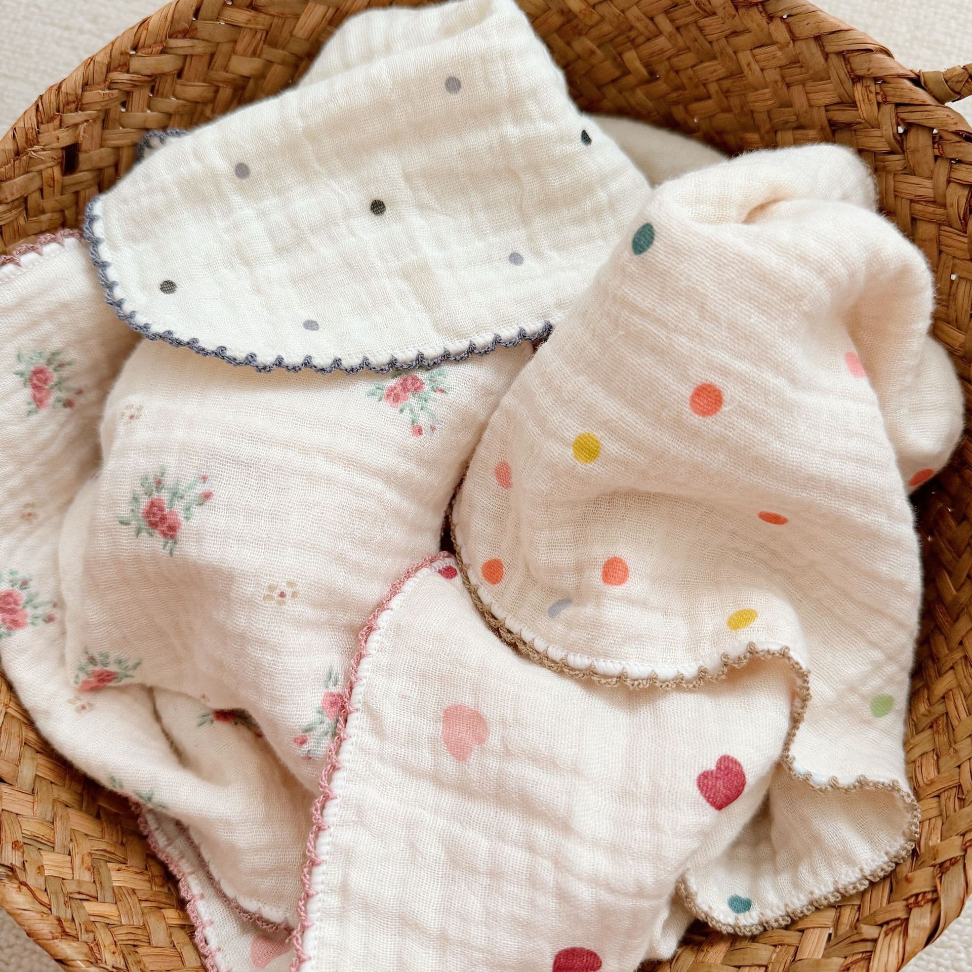 Cartoon Class A Ins Small Face Towel for Children, Absorbent Washcloth, Soft and Skin-Friendly Pure Cotton Gauze