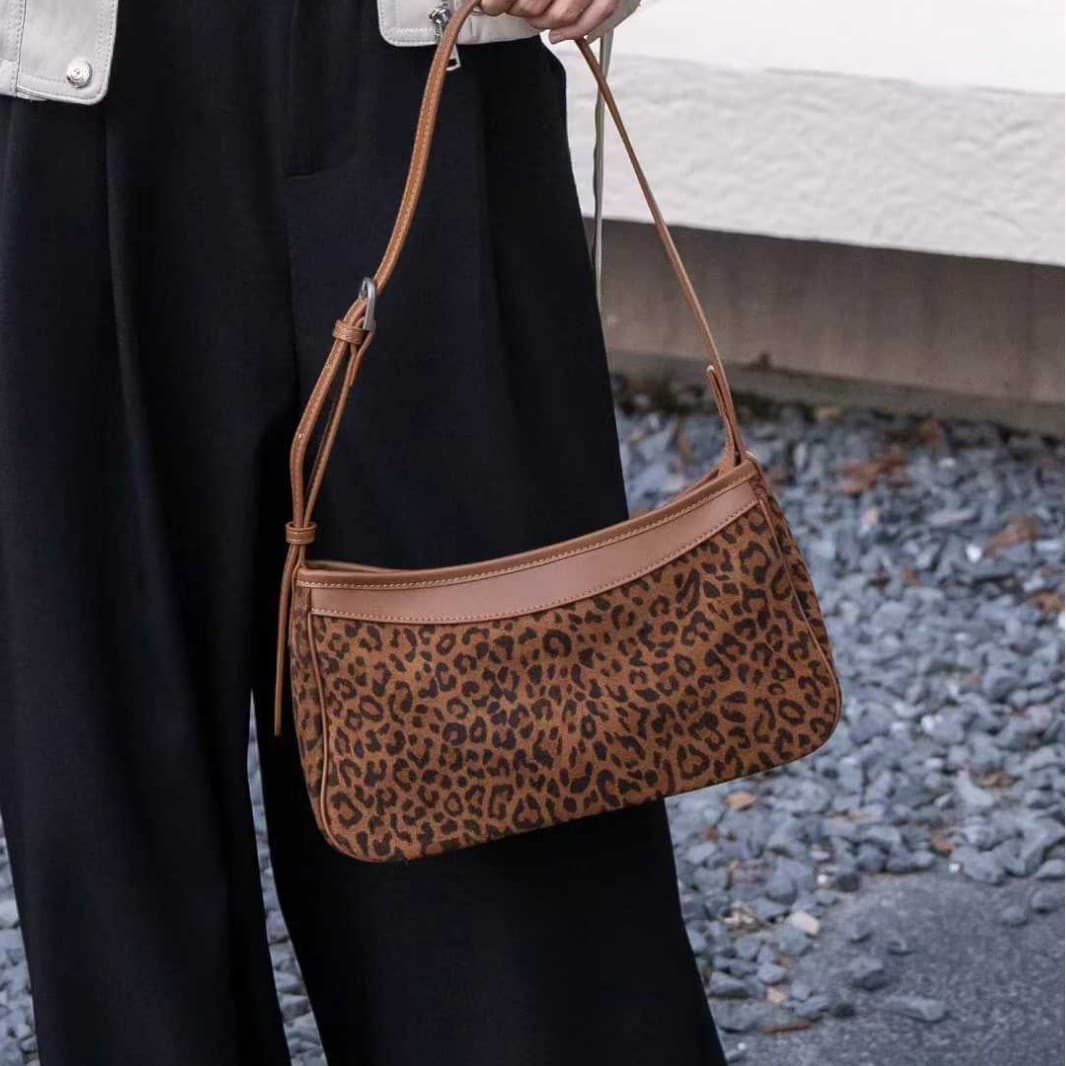 Leopard print matte leather autumn and winter new versatile fashionable leather large capacity one-shoulder armpit bag for women trendy