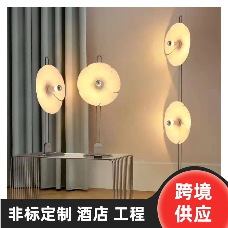 Source Manufacturers Creative Petal Floor Lamp Designer Living Room Bedroom Study Exhibition Hall Desk Lamp Vertical Lamp