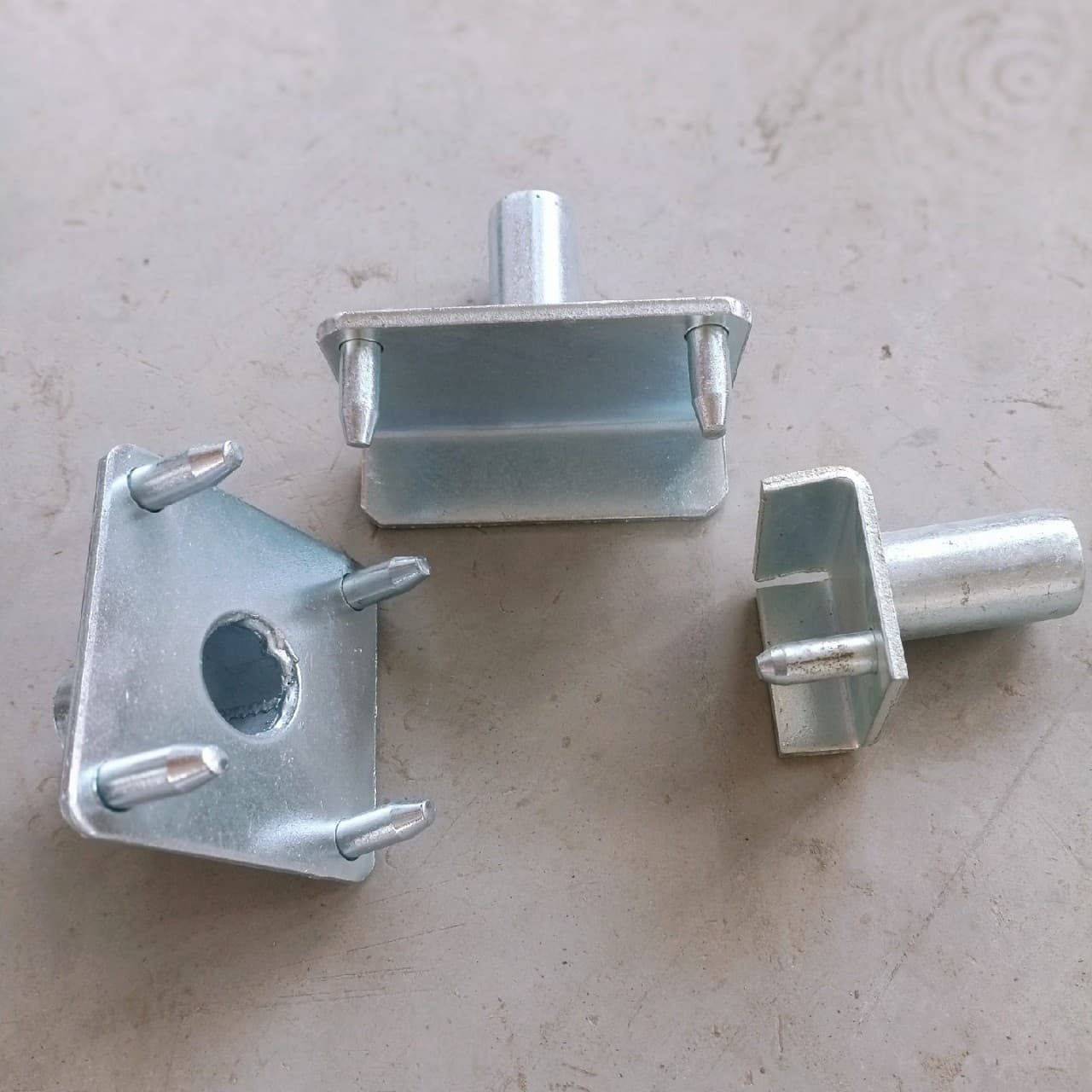 Four-claw pallet Two-claw edge and corner accessories Four-claw pallet Raya rack accessories Stage accessories Stage connection plate
