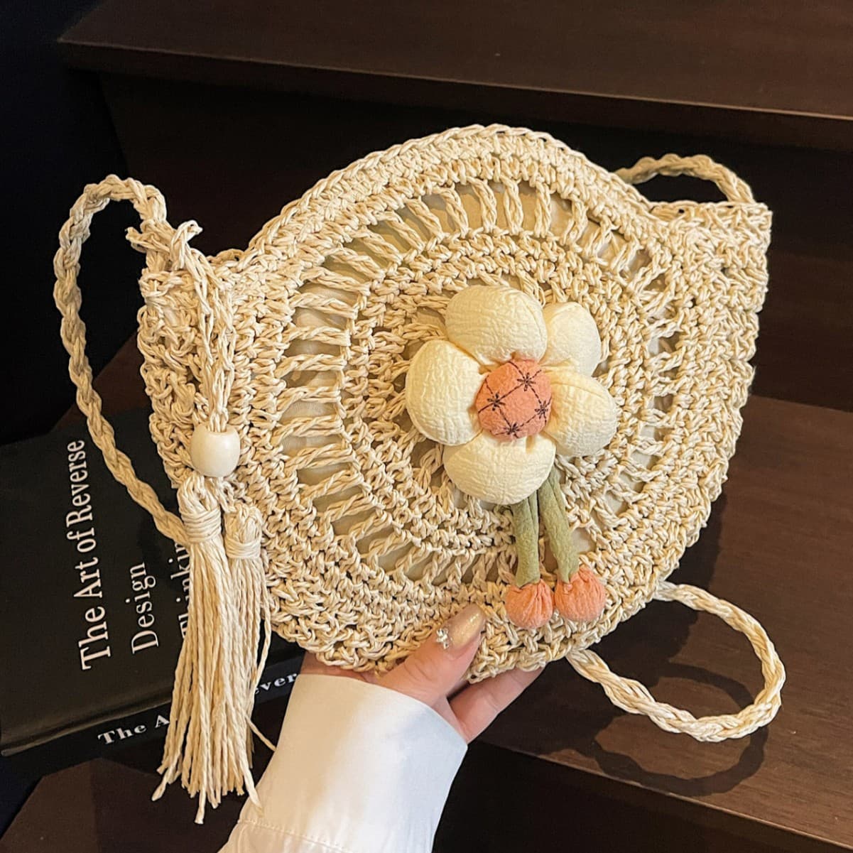 2026 New Style Fresh Floral Woven Bag Round Hollow Straw Bag Fashionable Versatile Shoulder Crossbody Phone Bag