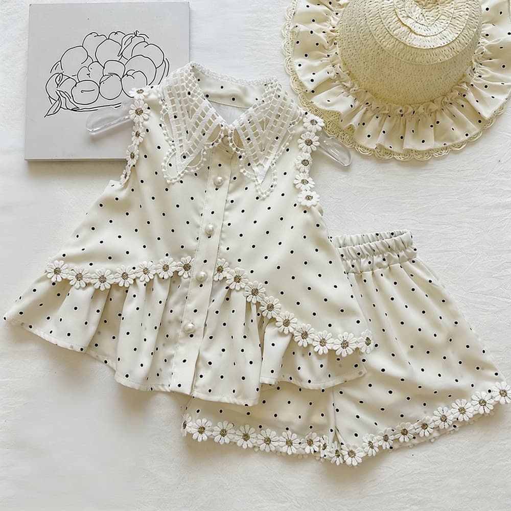 Girls' off-white polka dot hollow point collar pearl button top suit summer daisy lace shorts two-piece trendy set