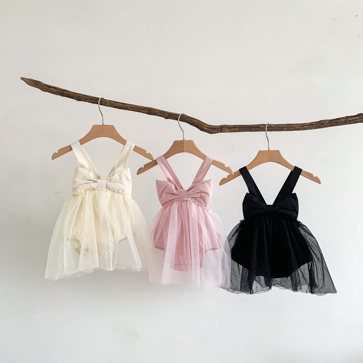 INS New Summer Children's Clothing: Girls' Large Bow Halter Bodysuit with Tulle Princess Dress, Baby Weekly Fashion