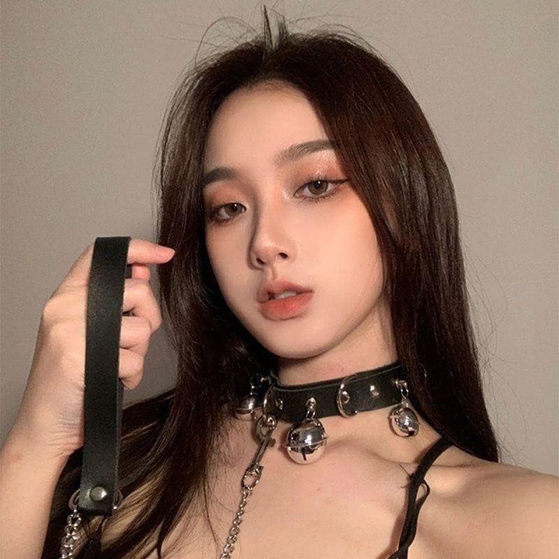 Bell collar girlfriend neckband chain leash neck ring SM fetish neck ring necklace metal dog chain.