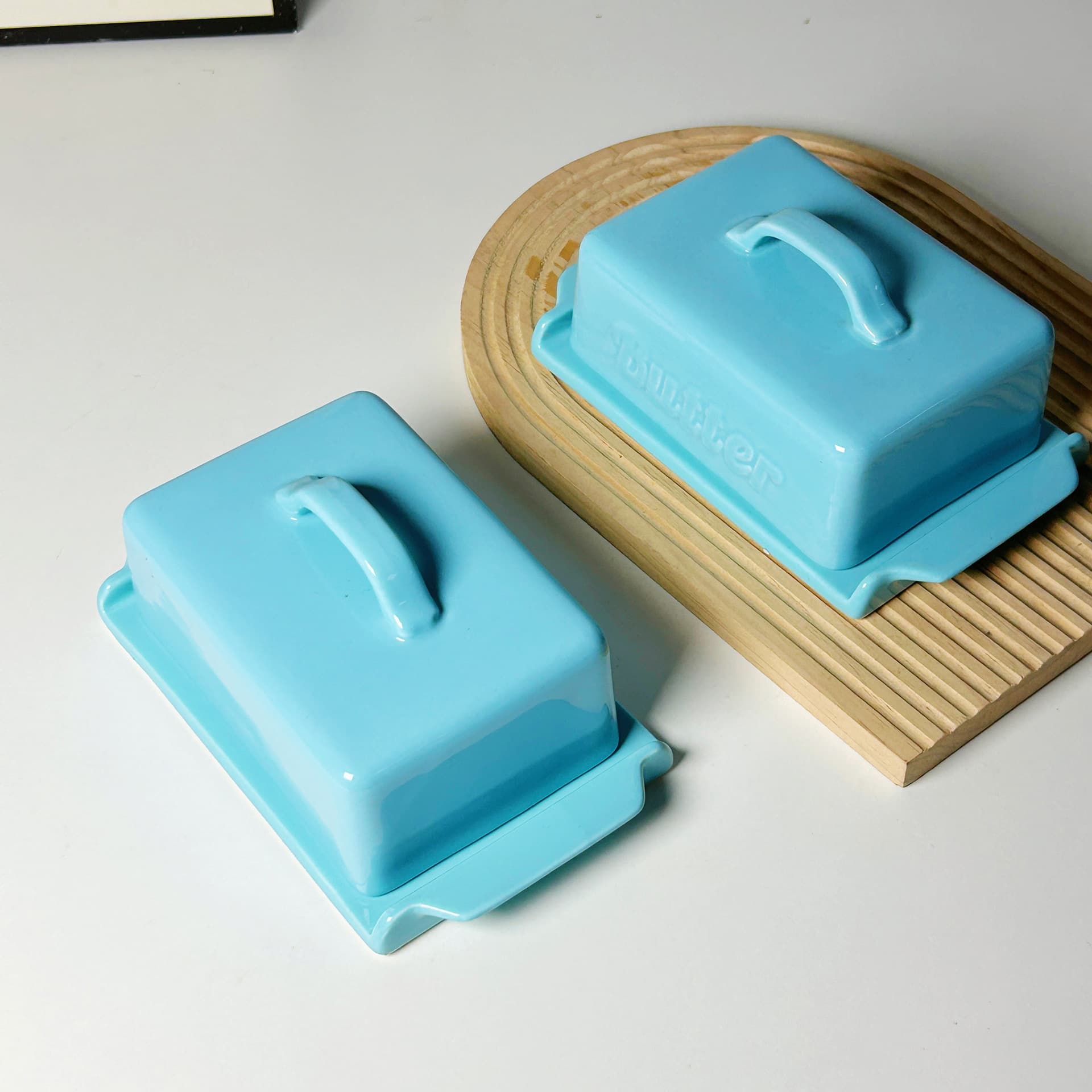 Minimalist Ceramic Butter Dish with Lid | Nordic Style Rectangular Butter Tray for Cheese and Butter Storage