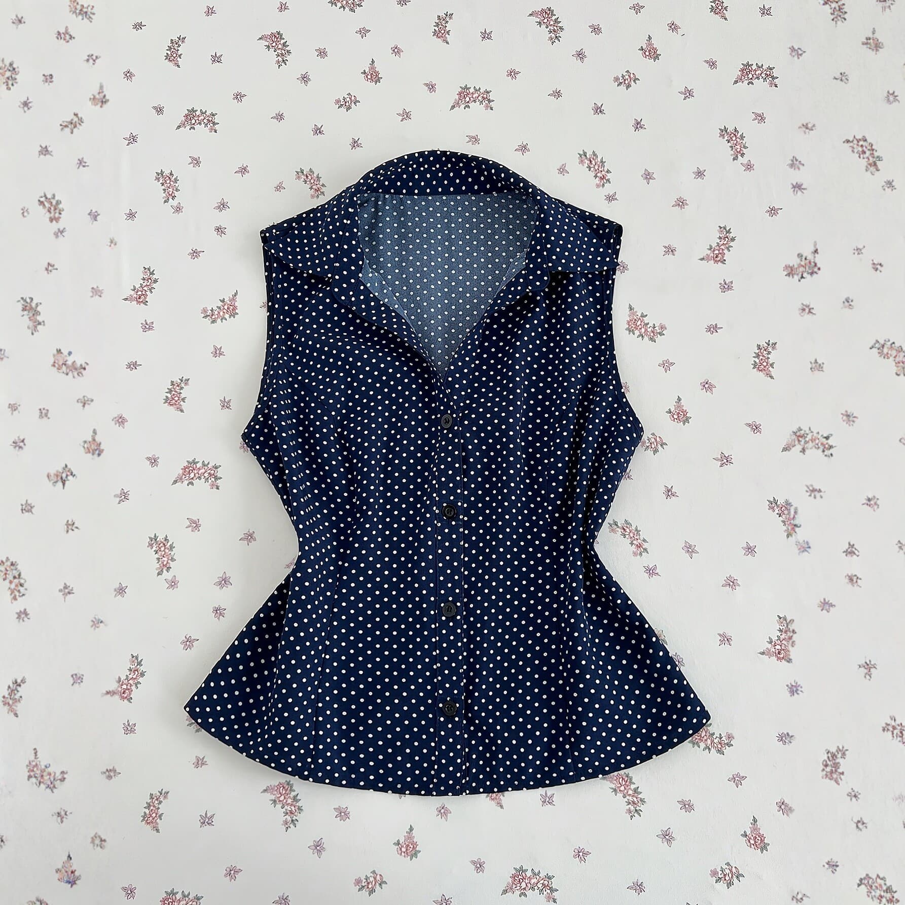 New Summer Polka Dot Sleeveless Blouse for Women, Slimming and Figure-Flattering Vest Top, Fashionable and Versatile Women's Clothing