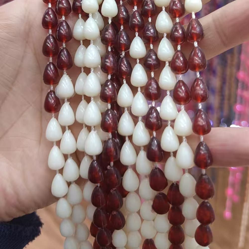 Threaded acrylic nut-shaped beads, loose beads, colored arrow disc beads for DIY jewelry, bracelet, and bead curtain semi-finished products.