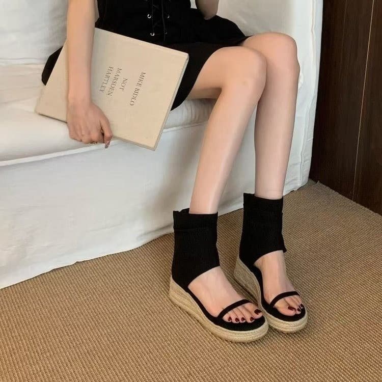 Niche design retro straw wedge sandals for women 2026 summer new open toe thick sole versatile fashionable sandals