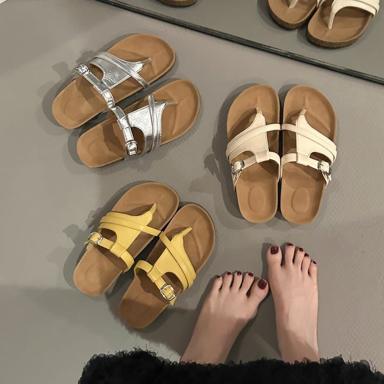 Retro Flip Flop Flat Sandals for Women Summer 2026 New Style with Skirt One-Buckle Vacation Sandals
